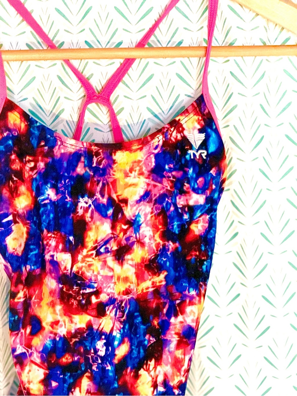TYR Neon Abstract Racerback One-Piece Lap Performance Swimsuit. Women’s Size 30
